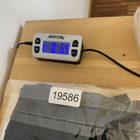 Chicos Top Womens 1 US Medium Black Shimmer Jacquard Layered 3/4 Roll Tab Sleeve - Picture 10 of 10